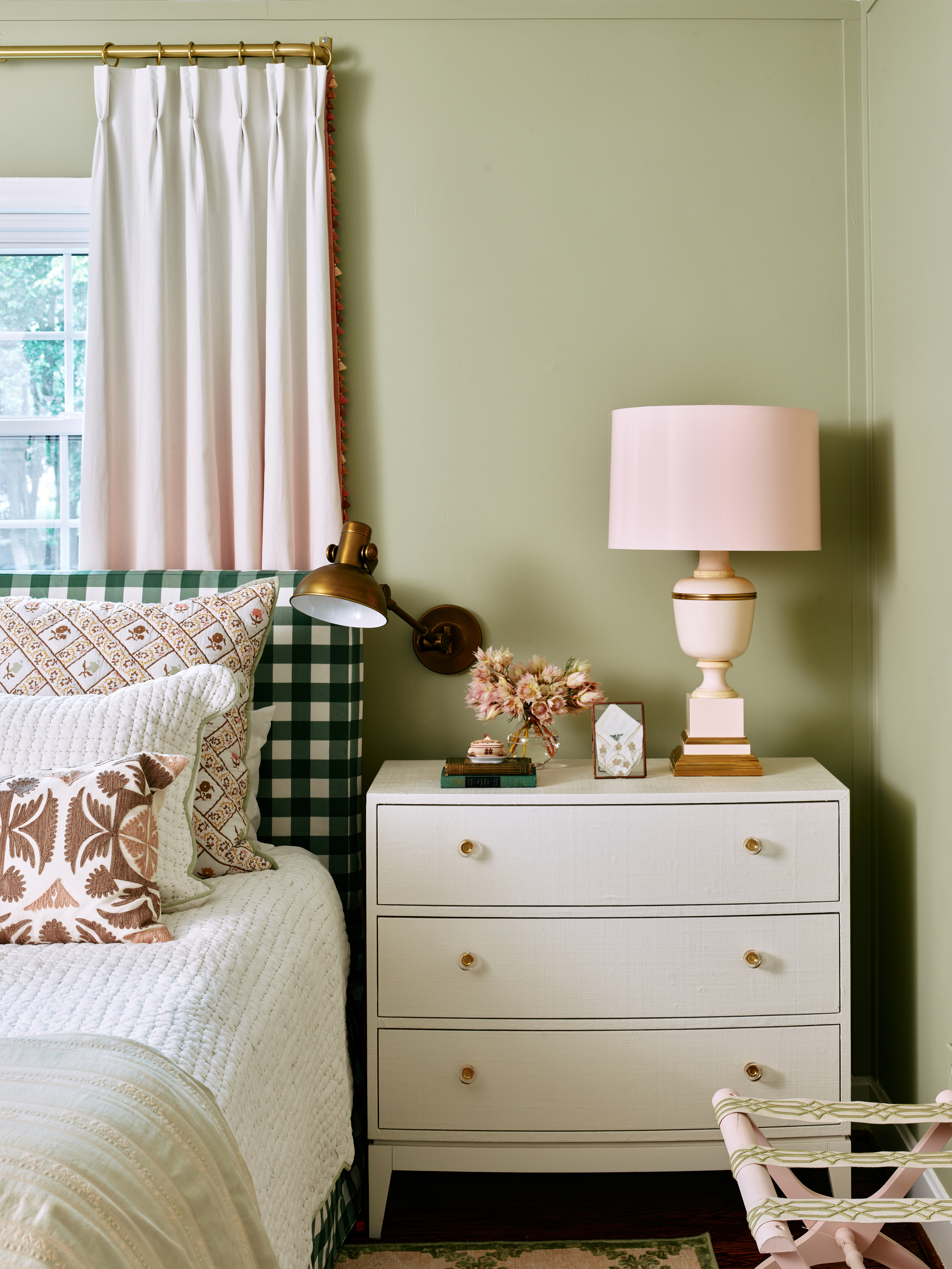 ANNIKA TABLE LAMP by Robert Abbey